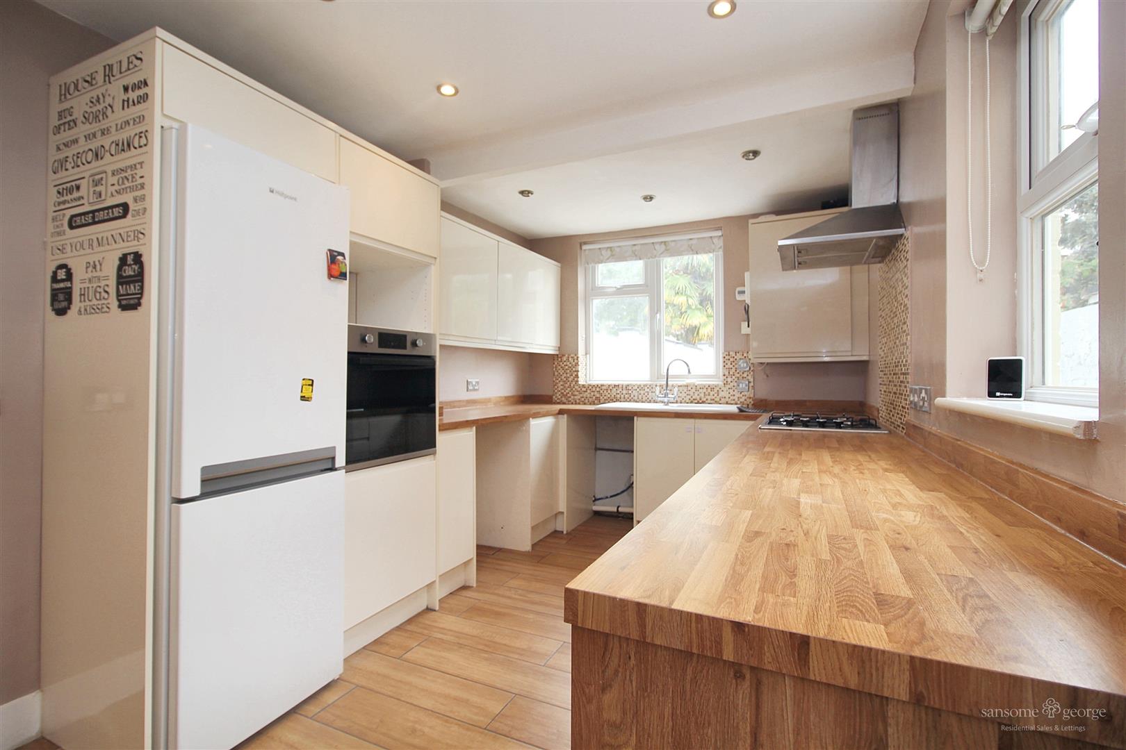 3 bed property in Wilson Road, Reading